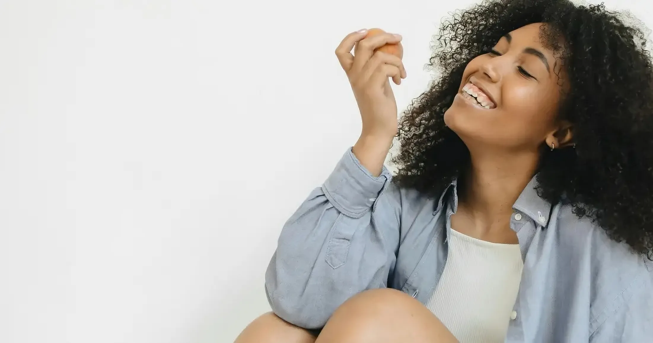 Prioriza su bienestar emocional. A través de la terapia para adolescentes, ayudamos a jóvenes a enfrentar desafíos. Adolescente feliz | Psicología Online